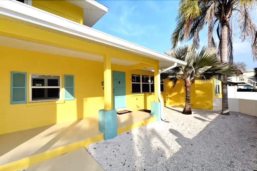 Surf Rider's Cottage 2 Bedrooms 1 Bathroom Condo