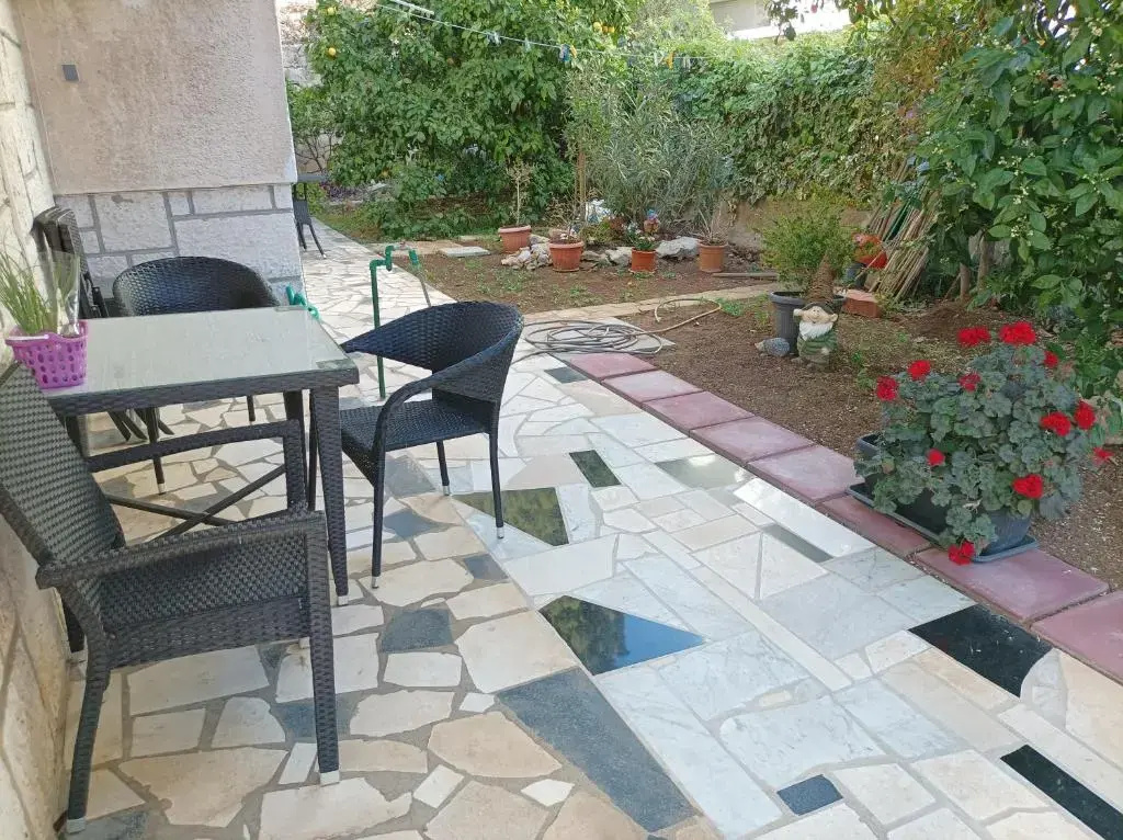 Meje Apartments