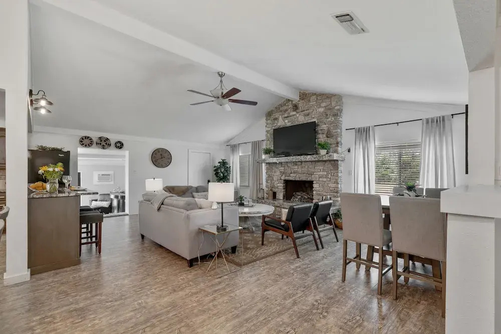 Gorgeous Home Near Wineries w/ Hot Tub & Fire Pit