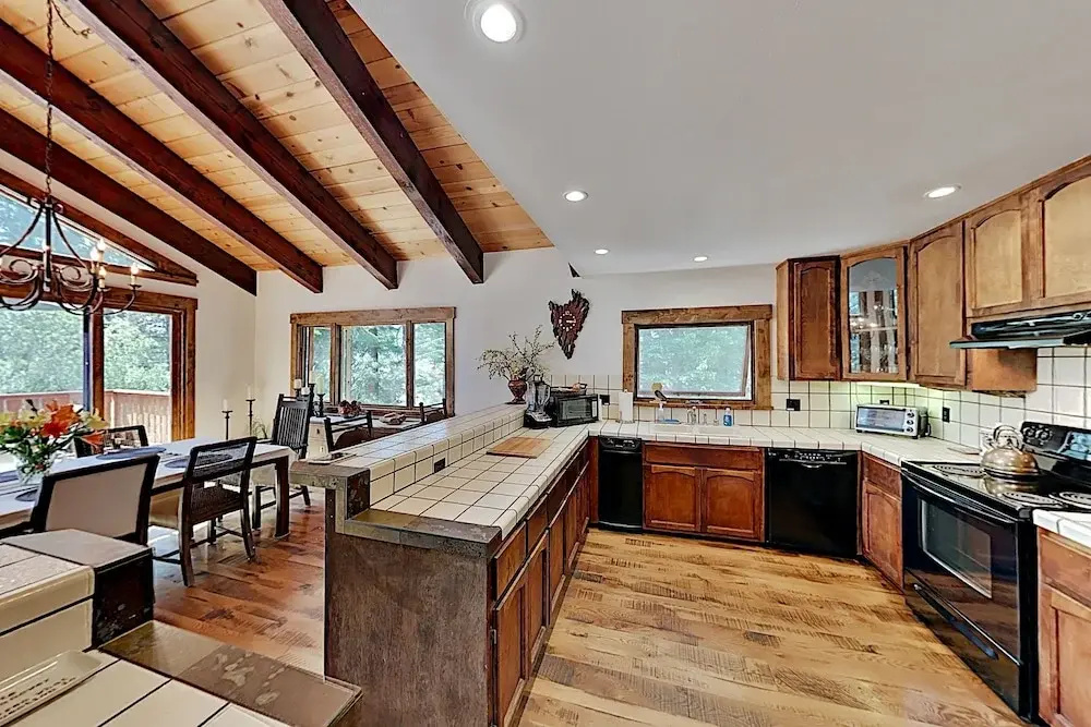 660beavs 4 Bedroom Cabin