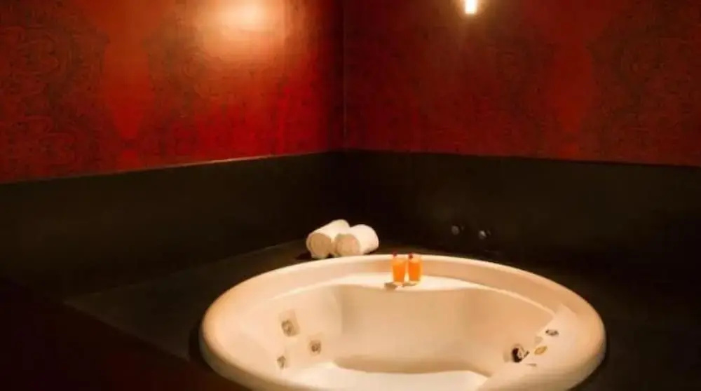 Tout Motel (Adults Only)