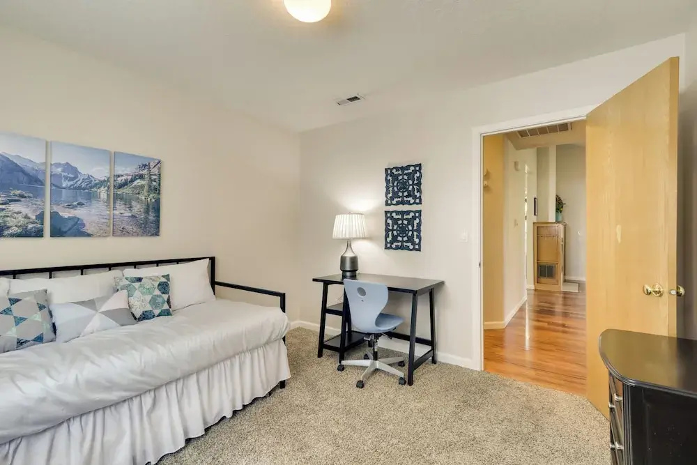 Tasteful Tualatin Home: 40 Mi to Willamette Valley
