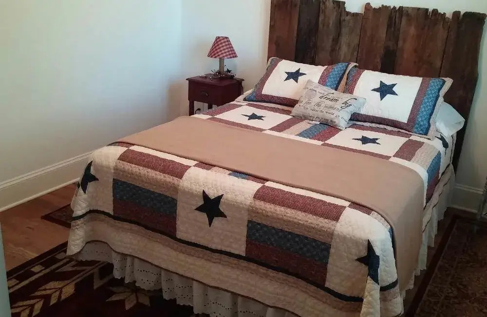 Little Eden B & B