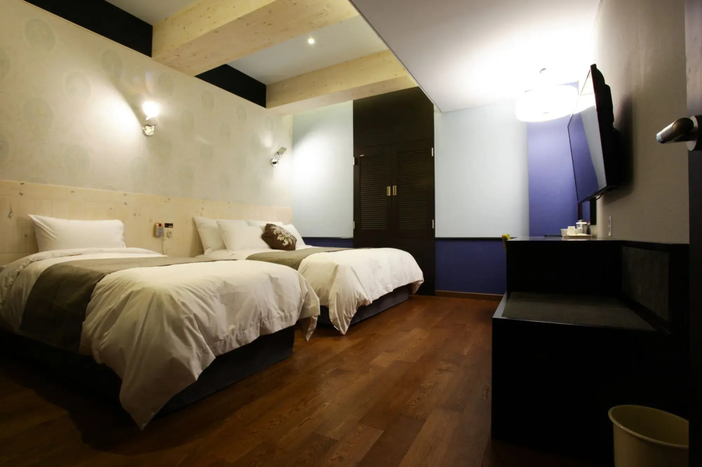 Karak Tourist Hotel