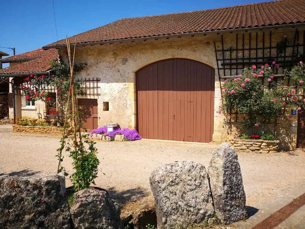 Gite D Amau