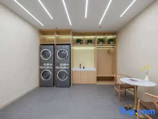 Quanshu Wisdom Hotel (Jiaxing Pinghu East Lake Scenic Area Branch)
