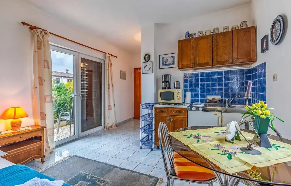 Nice Apartment in Liznjan With