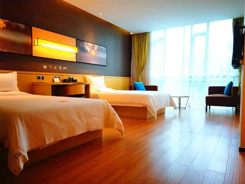 IU Hotel (Suzhou Dushu Lake Higher Education District Moon Bay Metro Station)