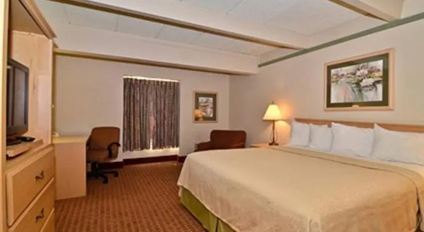 Baymont Inn And Suites Lake Of The Ozarks