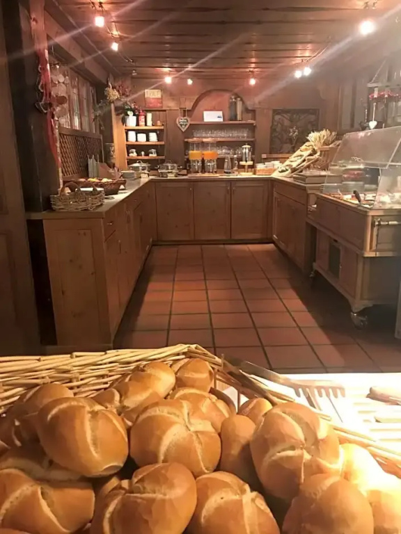 Aktivhotel & Gasthof Schmelz Ihr familienfreundliches Urlaubs Hotel mit Wellness, Almsauna, Chiemgau Karte