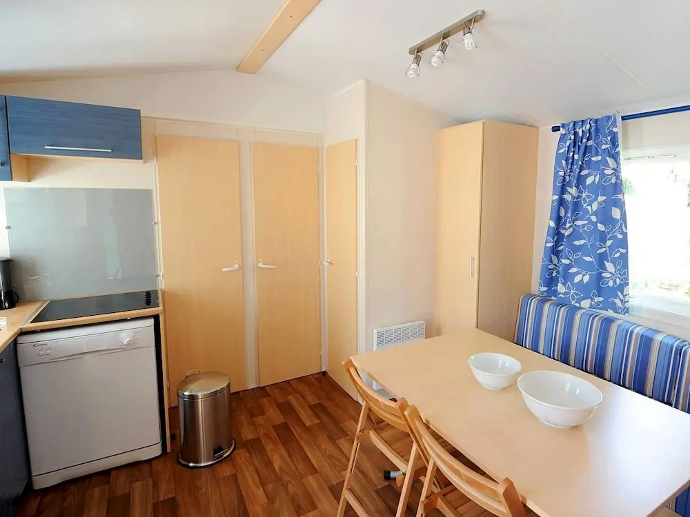 Quaint Mobile Home With AC in Quaint, and Green Camargue