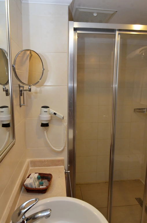 Artemis Princess Hotel