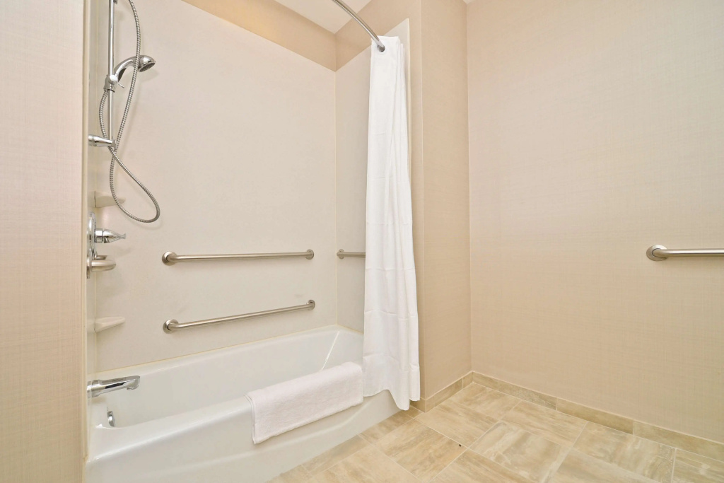 Green Mill Village Hotel & Suites, BW Signature Collection