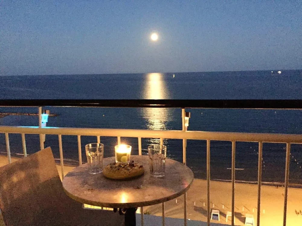 Apartment With one Bedroom in Alicante , With Wonderful sea View, Furnished Balcony and Wifi