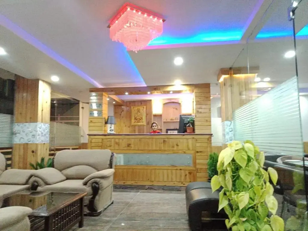 Vella Marina Group of Hotels Mount# Best Comfort Hotel#Free Parking-cricket stadium 10 km-Mcleodganj 2 km- Bhagsunag 4 km