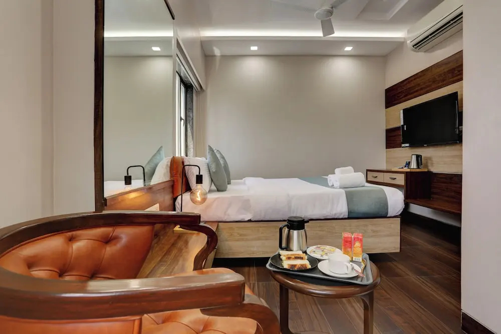 Hotel Ozone Inn Colaba
