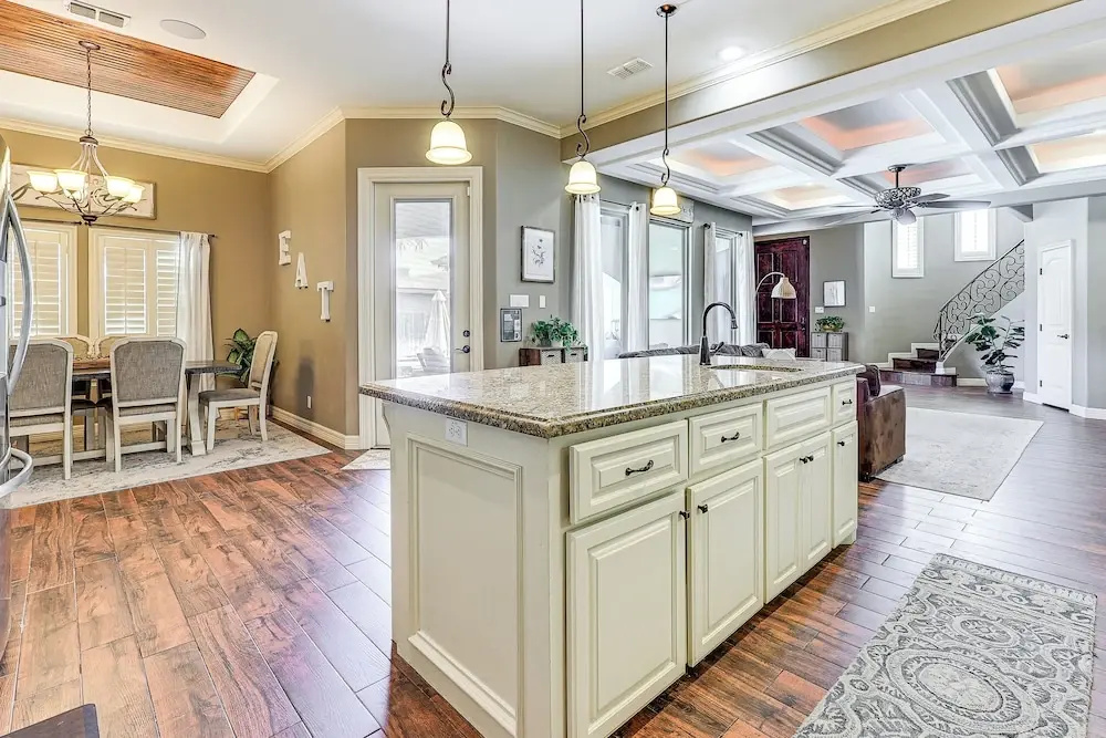 1 Mi to Vackar Stadium: Roomy Retreat w/ Pool