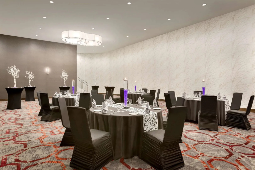 DoubleTree by Hilton Hotel Toronto Airport West