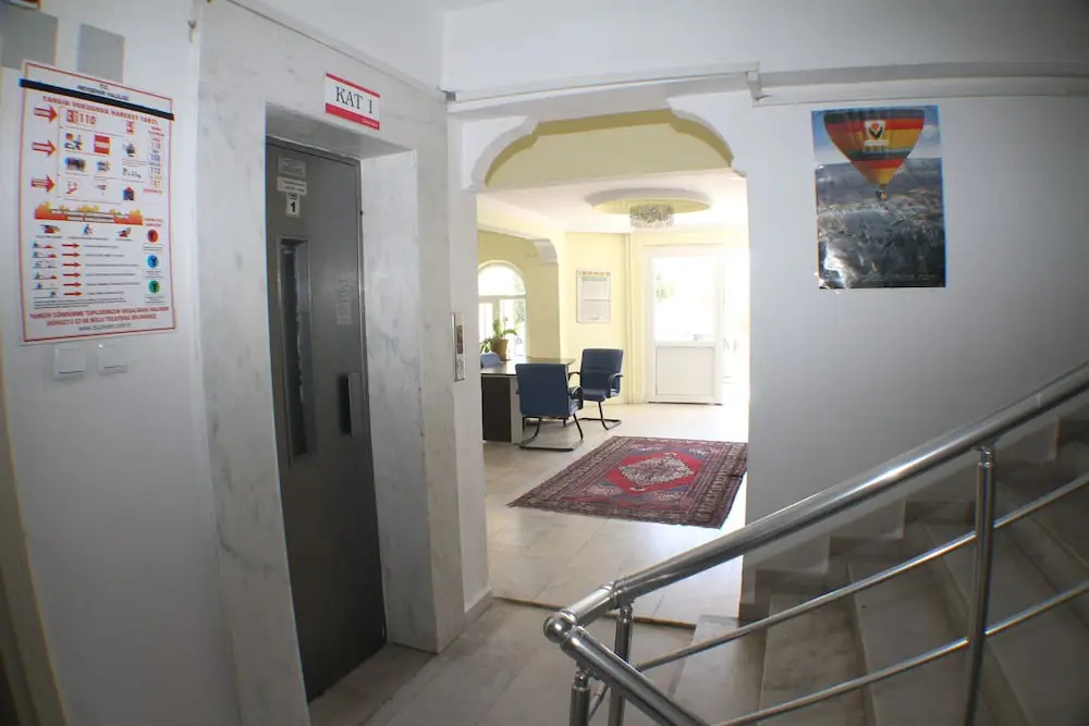 loopy lodge hotel