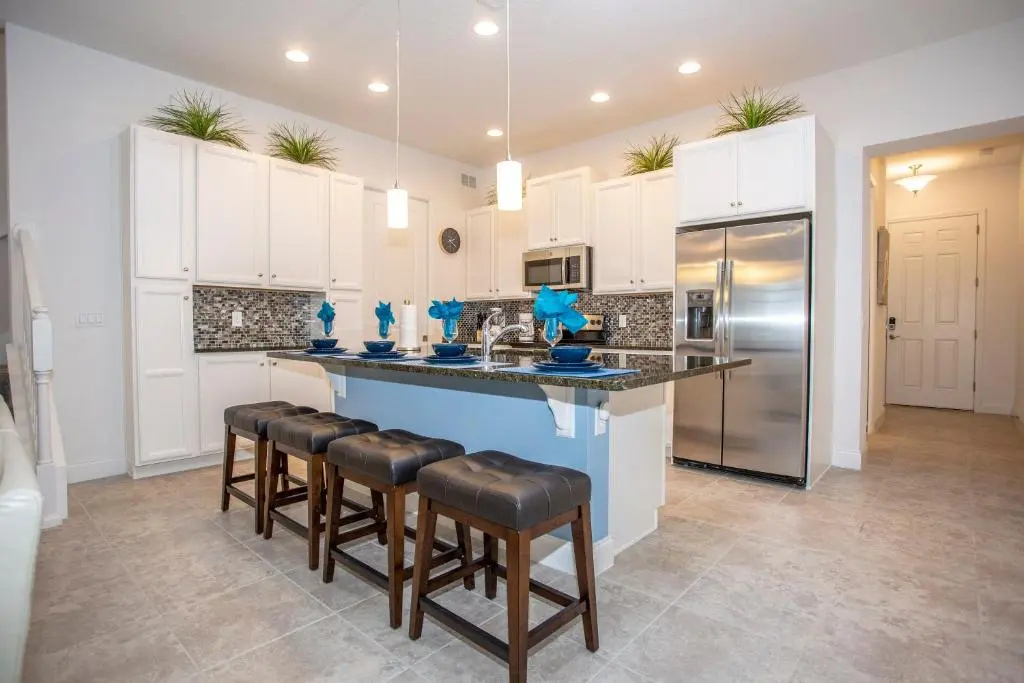Stunning 5 Bd Home w/ Pool Close to Disney 174