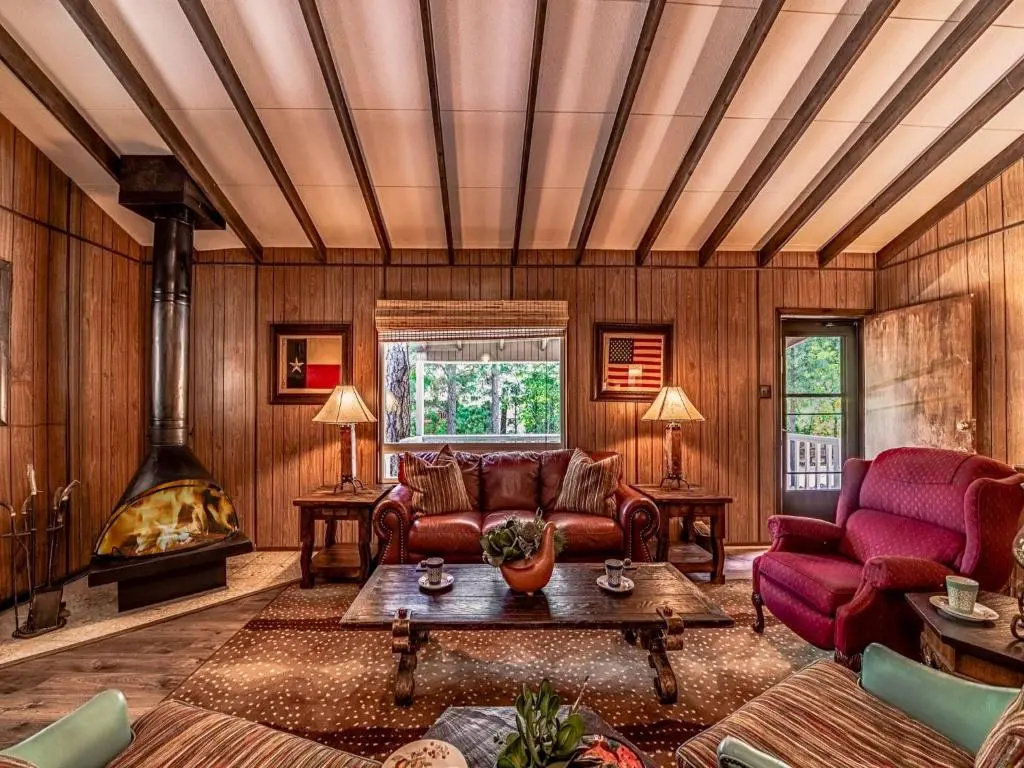 Innjoy, 2 Bedrooms, Pet Friendly, WiFi, Wood Fireplace, Sleeps 4