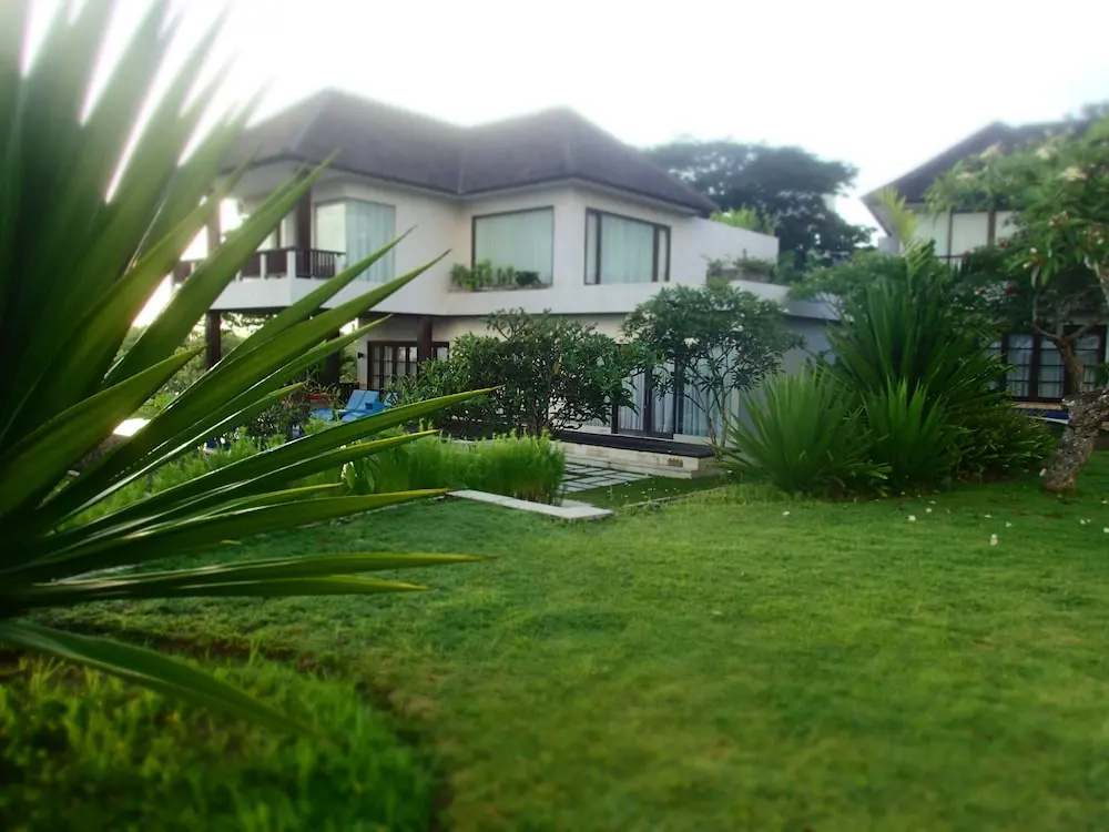 15 Bedrooms Sun Suite Villa Bali