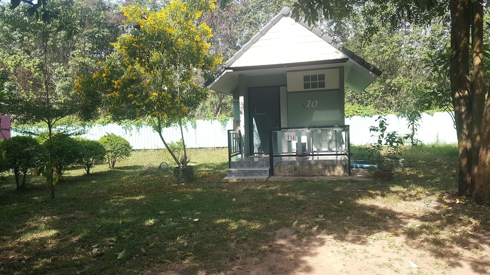Chok Amorn Resort