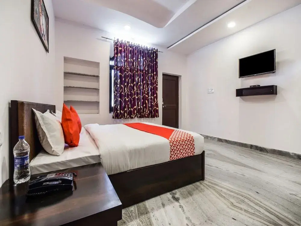 OYO 27015 Gorbandh Vatika