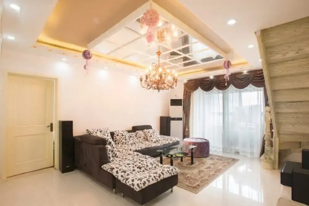 Jhouse Hongqiao Duplex Apartment