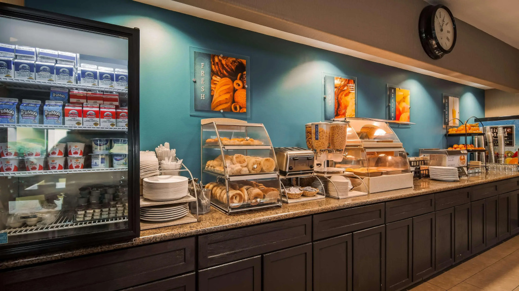 Best Western Plus Wine Country Inn & Suites