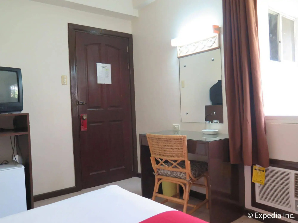 The Humbertos Hotel