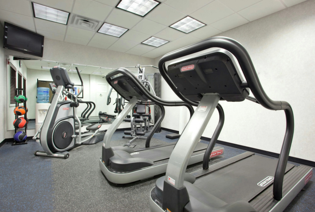 Holiday Inn Express Hotel & Suites New Philadelphia by IHG
