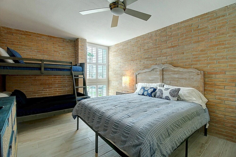 Channelview 117 1 Bedroom Condo by Redawning