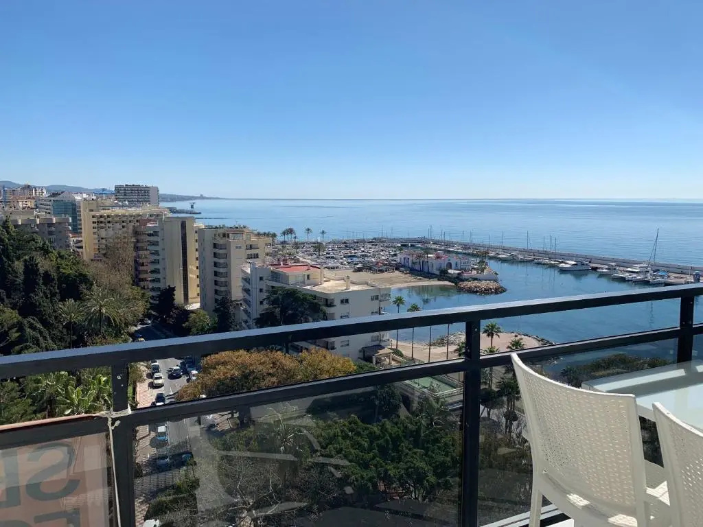 Skol 927a - Beachfront Central Luxury Penthouse