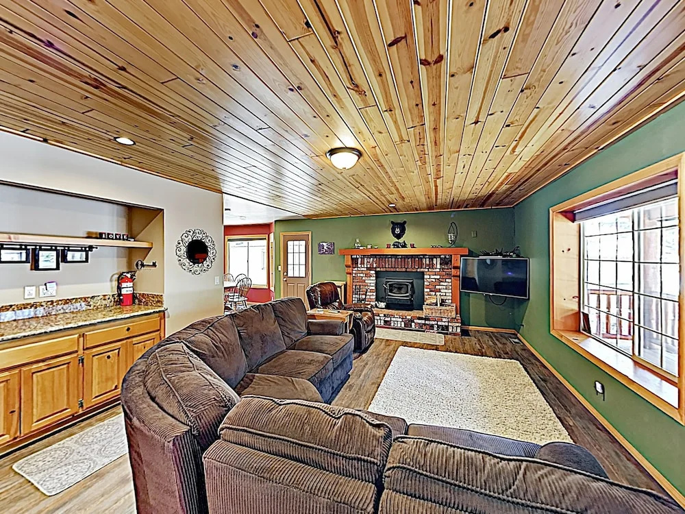 New Listing! Updated - Walk To Resort & Lake 3 Bedroom Home