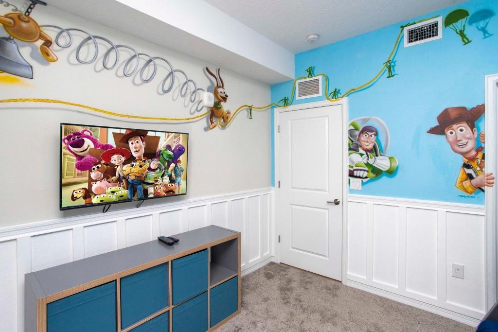 Luxurious 2 Bd Close to Disney @ Storey Lake 204P