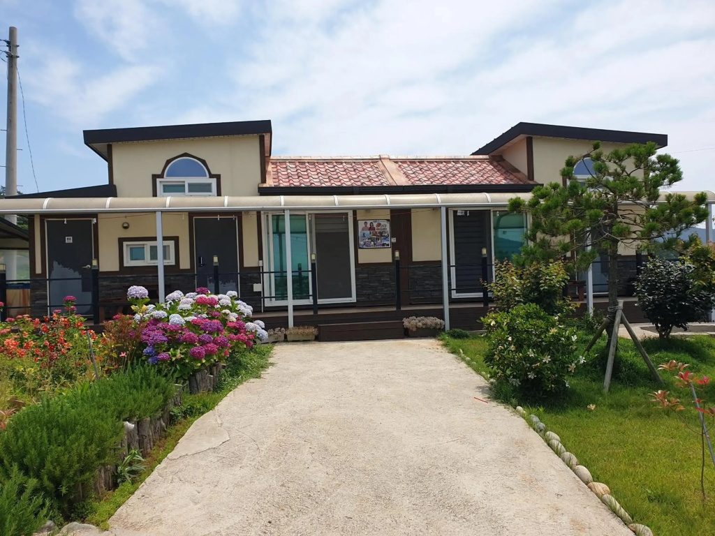 Yonghyun\s house