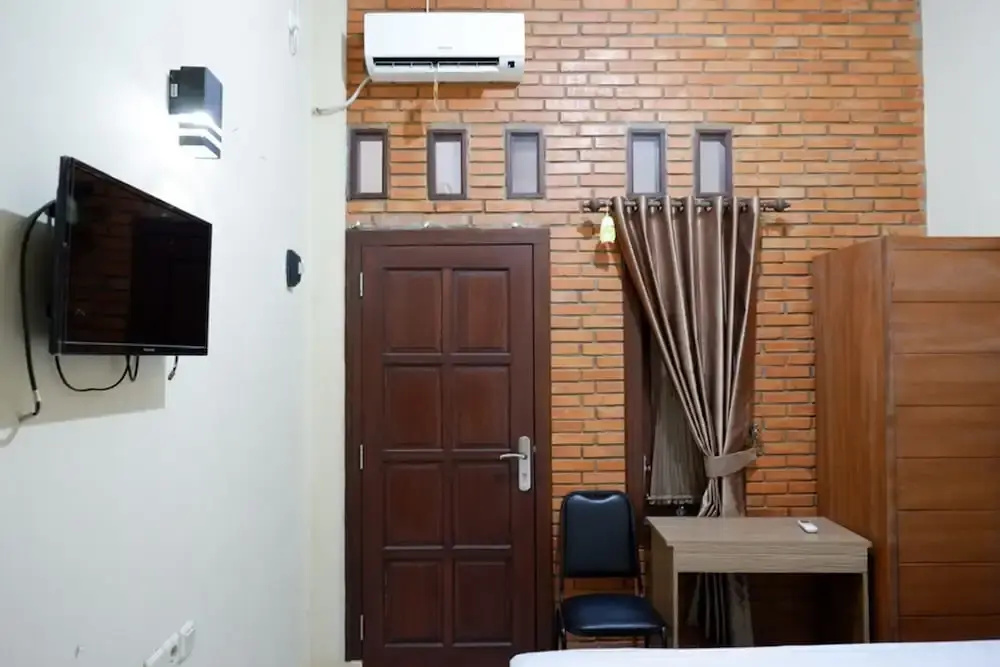 RedDoorz Syariah near Stasiun Pekalongan