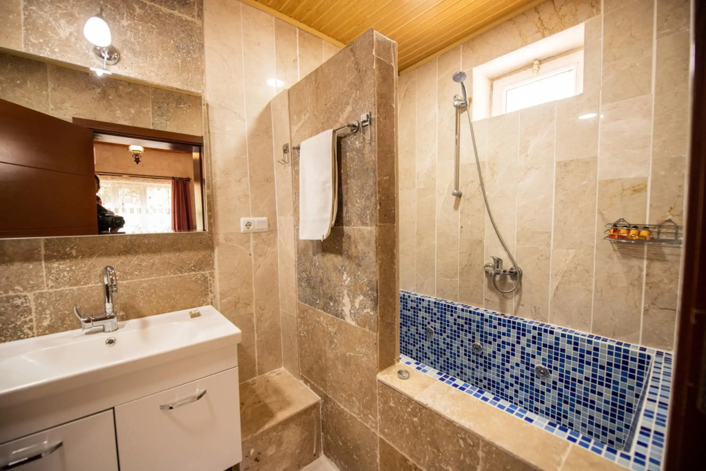Capiedra Hotel