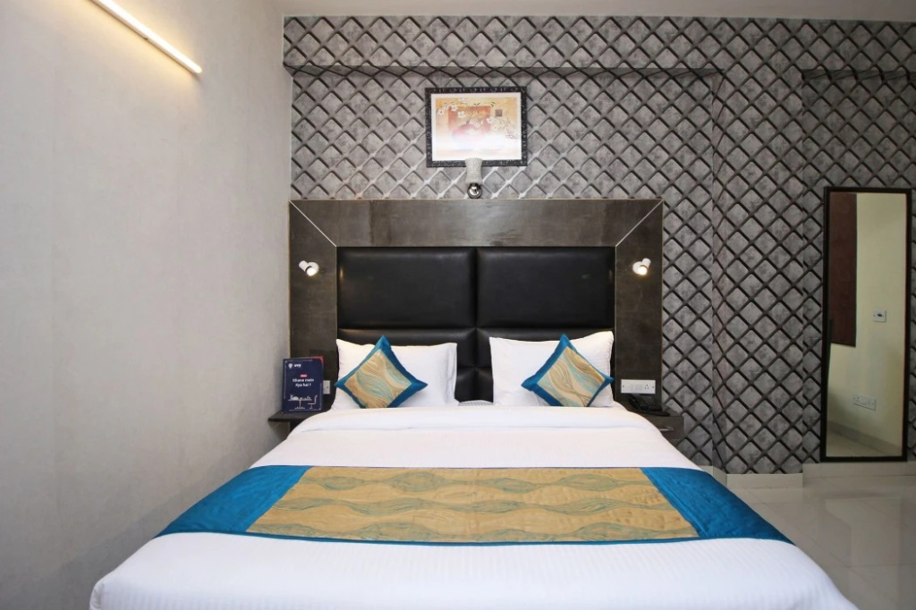 OYO 9146 Hotel HSP