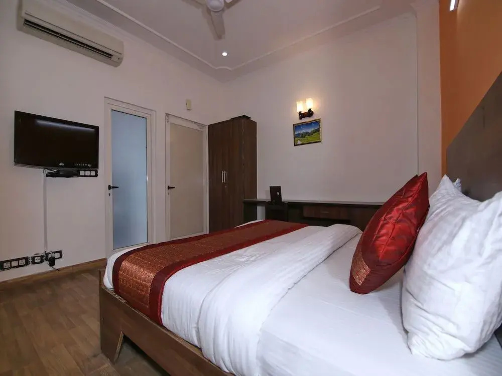 Alarians Stay By OYO Rooms