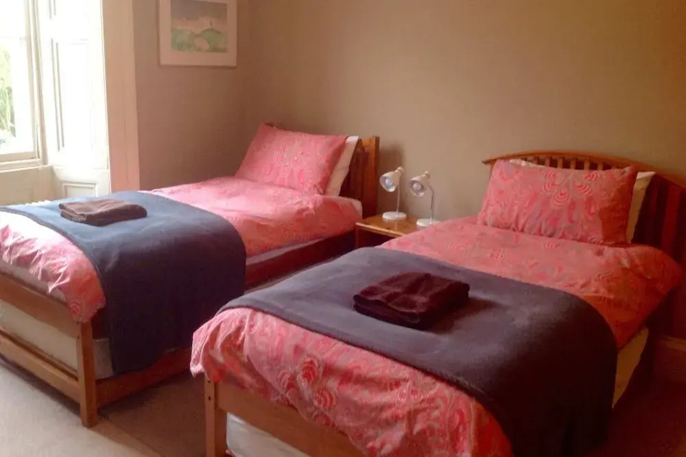 Botanic Garden 2 Bedroom Apartment in Edinburgh