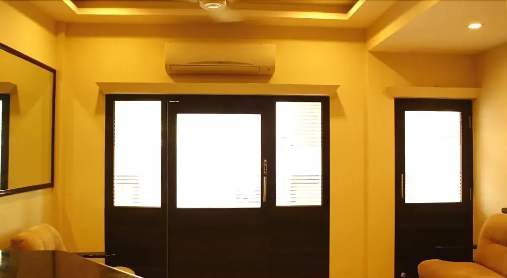 M The Business Hotel