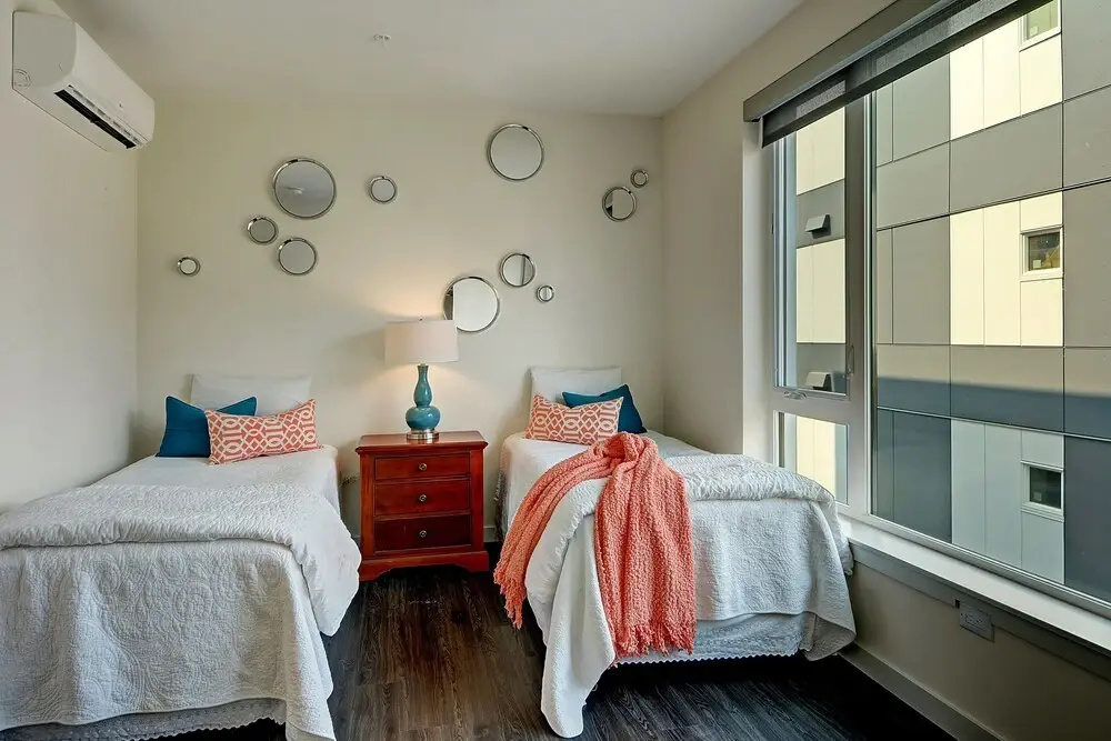 South Lake Union Lakeview Suite - Two Bedroom Apartment