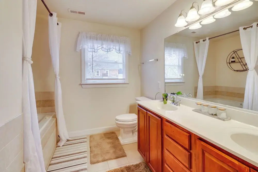 Centrally Located Hampton Roads Home w/ Game Room!