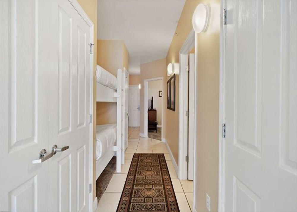 Celadon: Unit 407 by Forehand Rentals