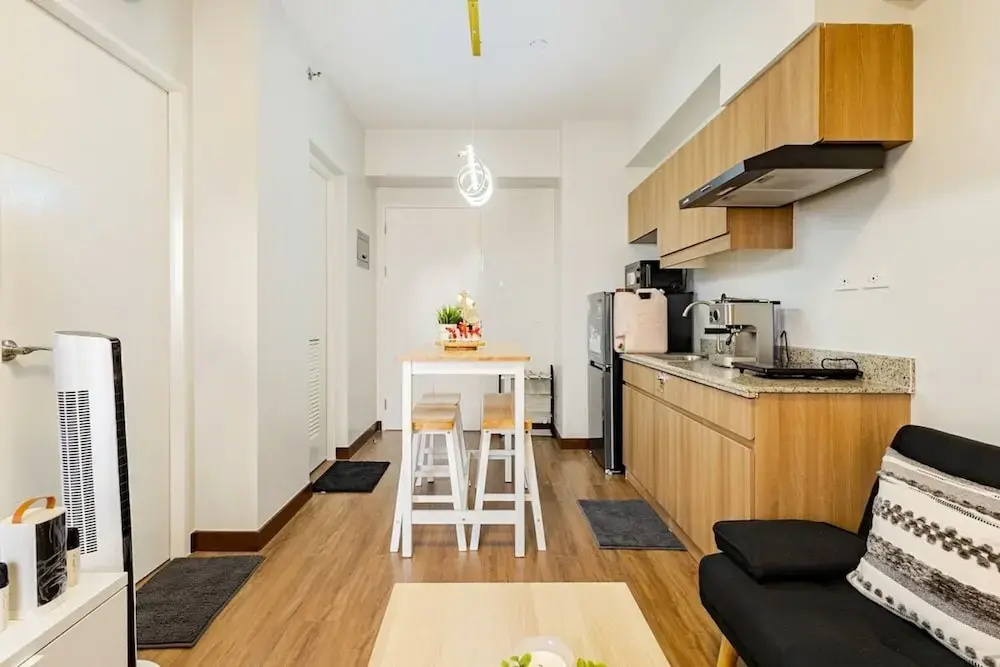 Stylish Condo - Cozy Urban Living