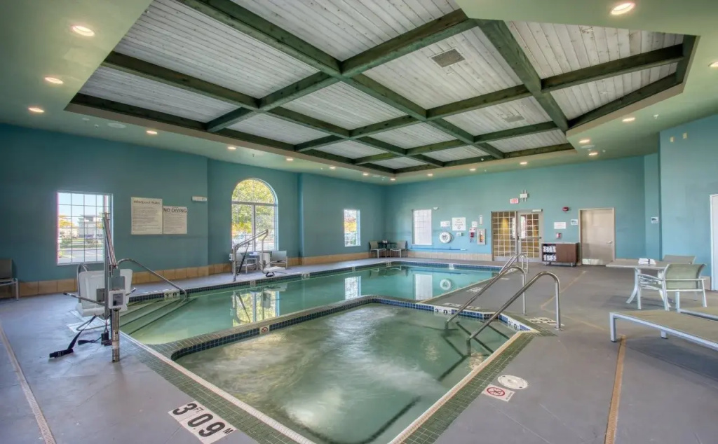 Holiday Inn Express Hotel & Suites Oshkosh - State Route 41 by IHG