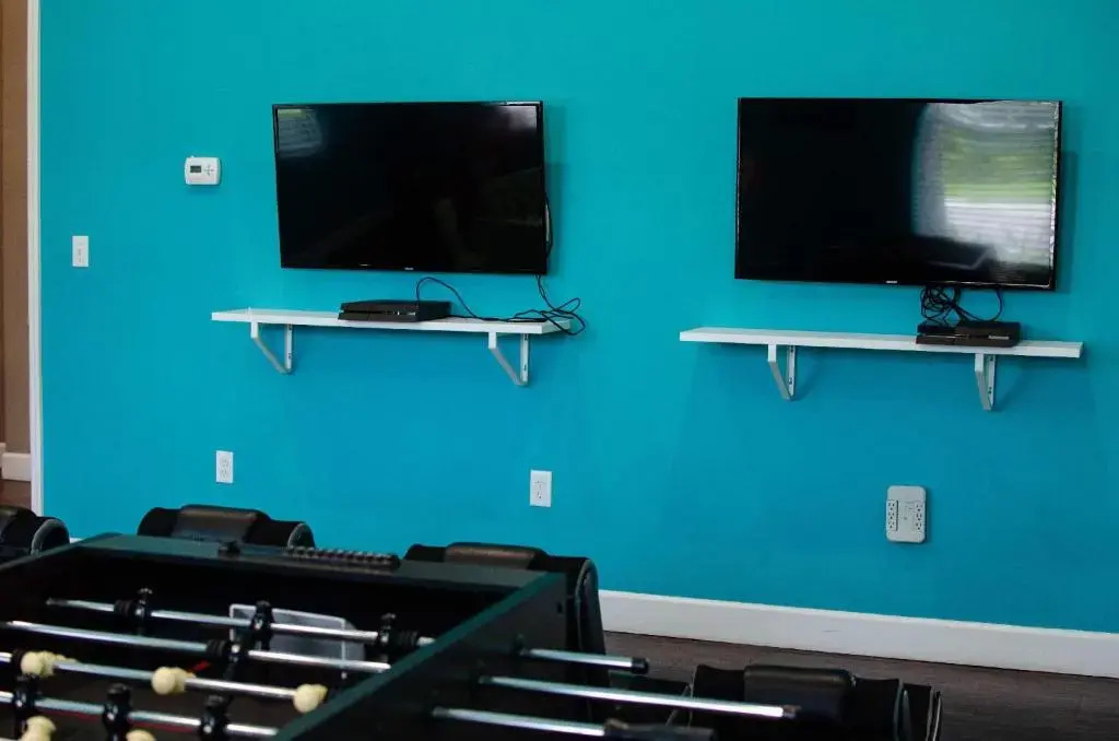 Fantastic Townhouse in Lux community sleeps 8! 10 min to Disney