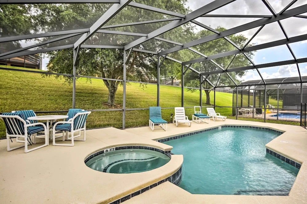 Retreat w/ Pool: 25 Mi to Disney
